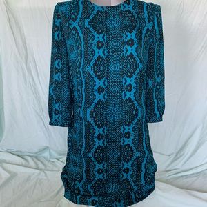 3/4 sleeve snake skin patterned knee high dress